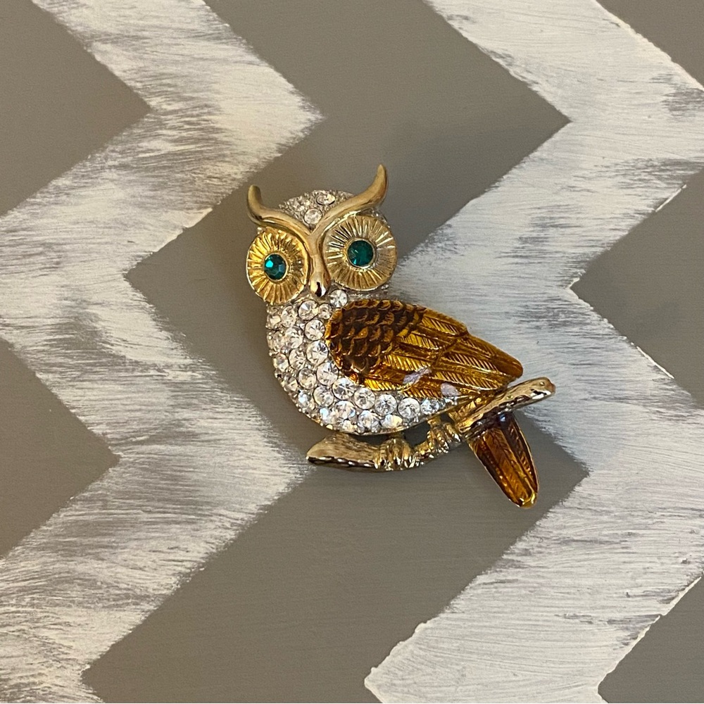 Vintage Gold Tone Owl Brooch | Rhinestone Body & Amber Enamel Wings - Picture 9 of 10